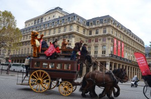 Défilé dans Paris