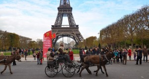 défiler dans paris chevaux