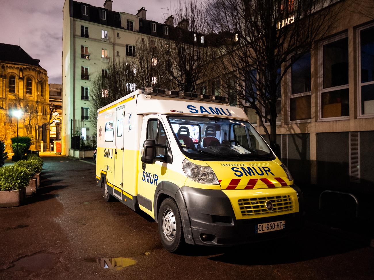 Homme décédé en enterrant son cheval