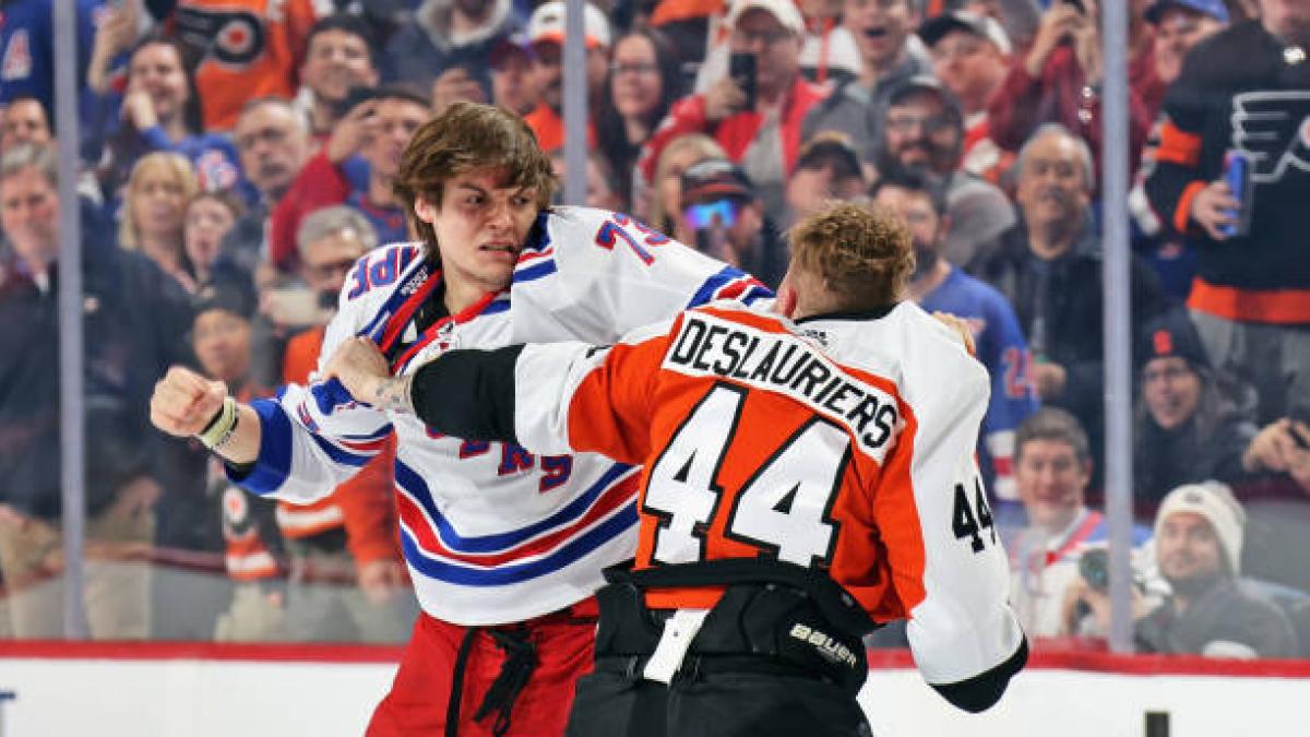 Choc sur la glace : pourquoi les bagarres en NHL fascinent autant qu’elles divisent !